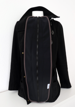 Jacke mit Baby-Pungi® Erweiterung in grau.